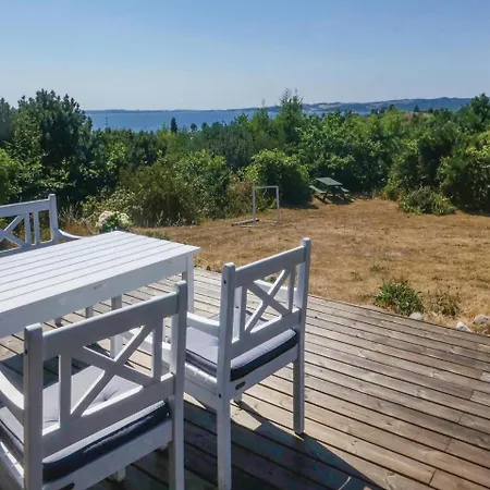 Three-bedroom Holiday In בית נופש *